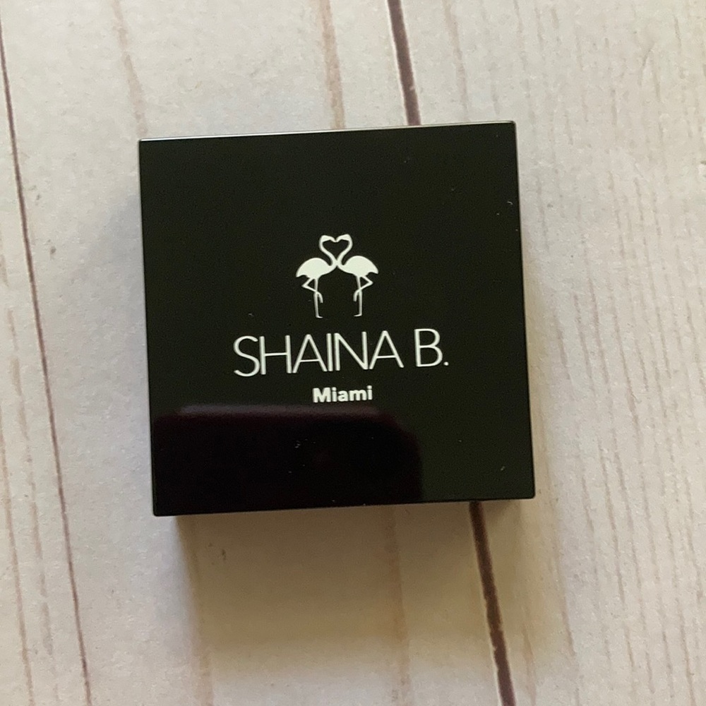 Shaina b eyeshadow duo
